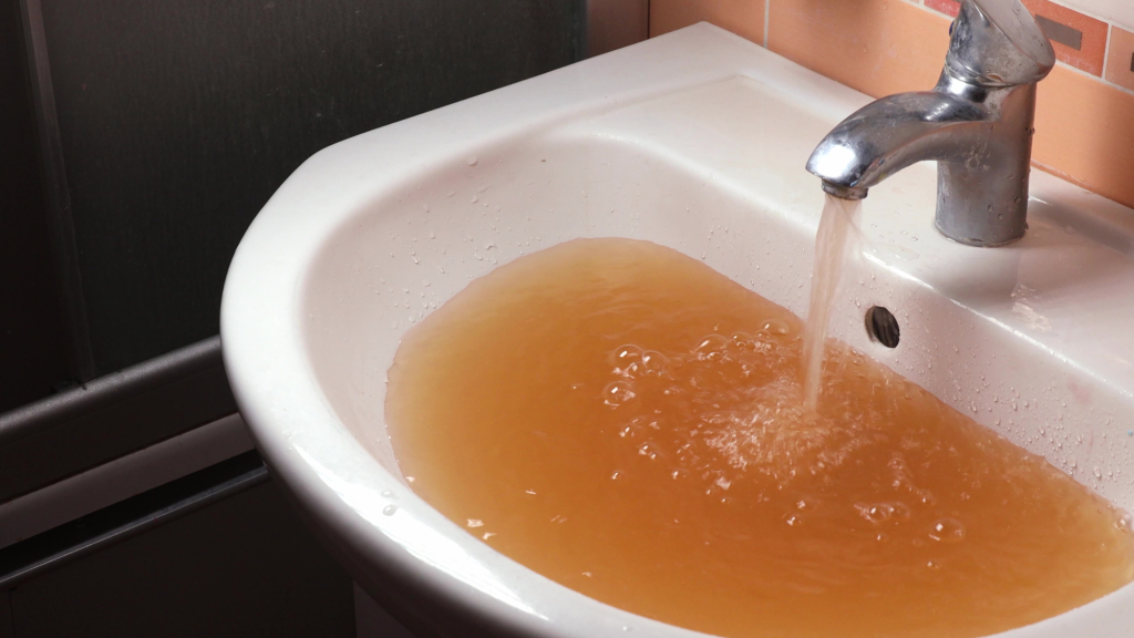 New Year, New Water Heater? Signs It's Time to Upgrade | Greenville, Spartanburg & Greer - sink full of discolored water